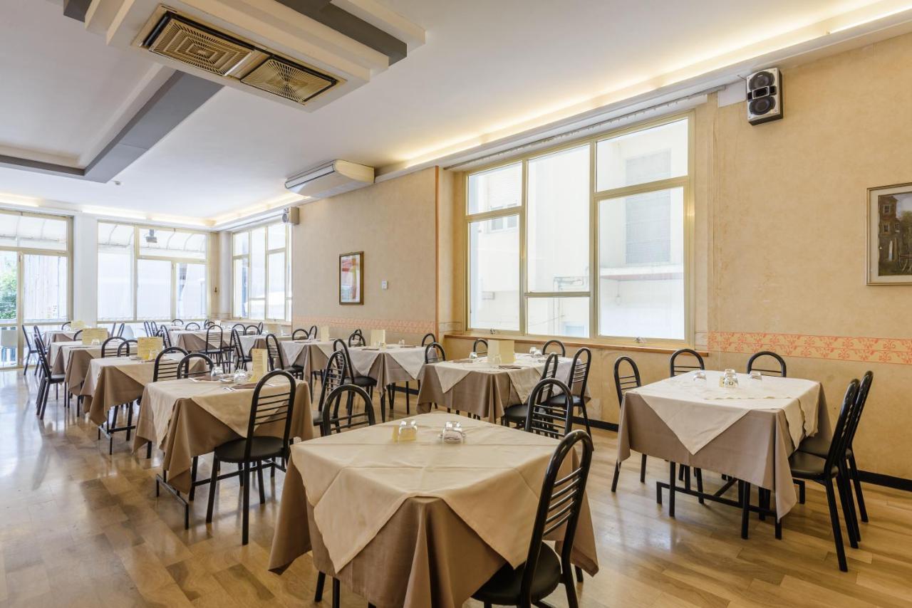 Hotel Arena Cattolica Buitenkant foto