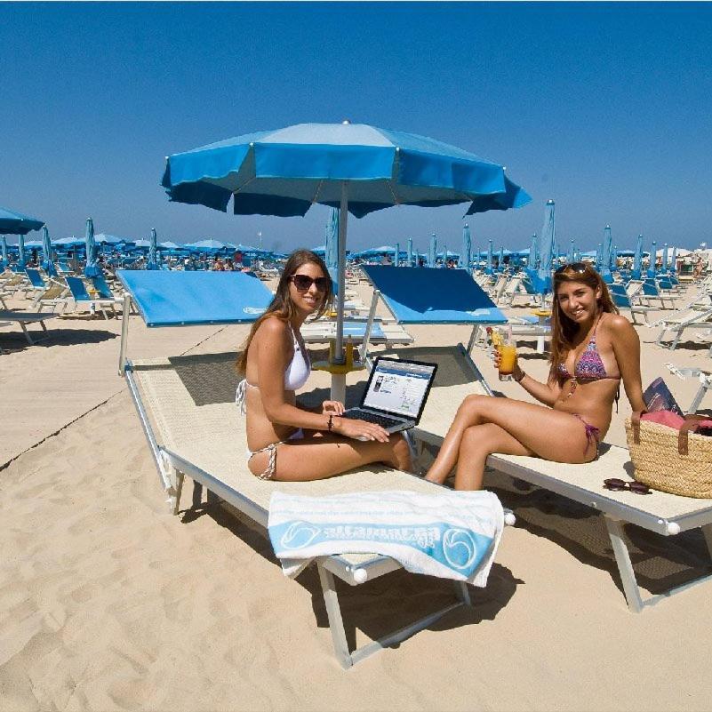 Hotel Arena Cattolica Buitenkant foto