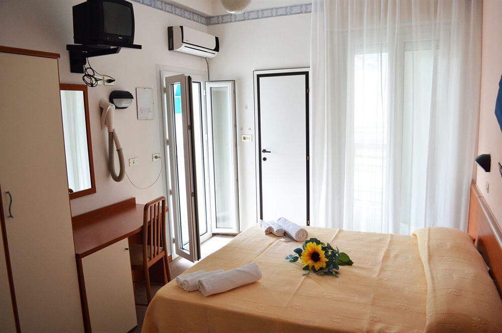 Hotel Arena Cattolica Buitenkant foto