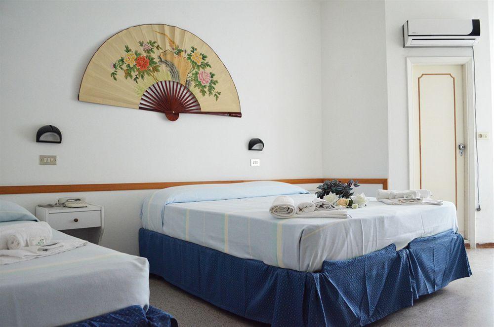 Hotel Arena Cattolica Buitenkant foto