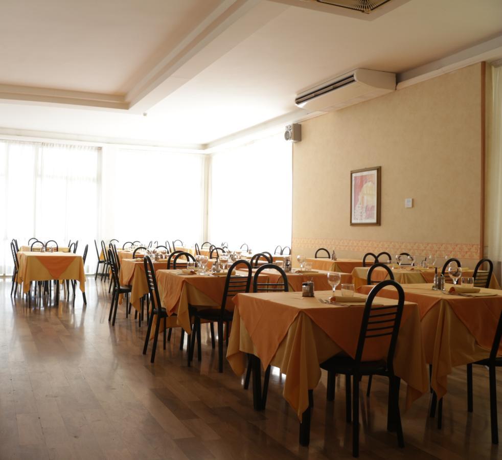 Hotel Arena Cattolica Buitenkant foto